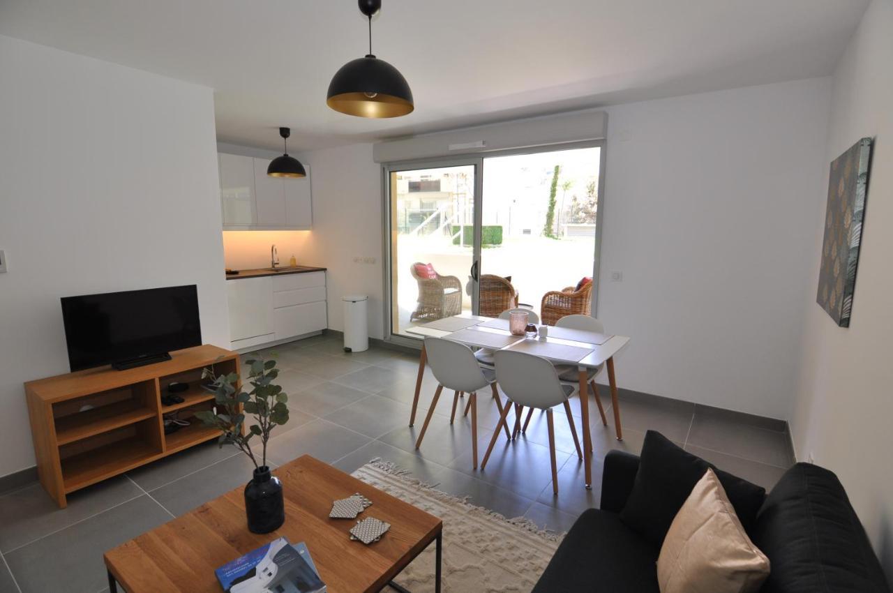 Fantastic Two-Bedroom Apartment - Le Jardin Des Iles Antibes Exterior foto