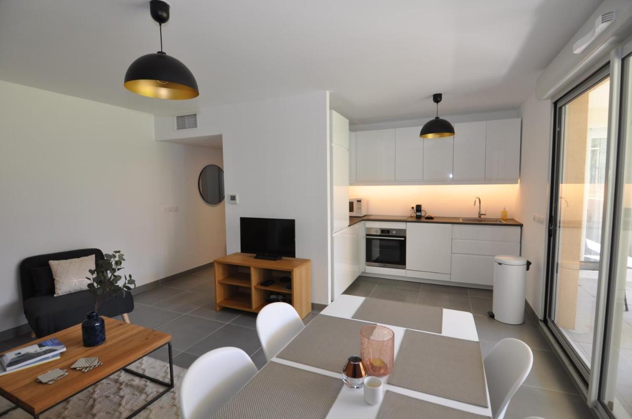 Fantastic Two-Bedroom Apartment - Le Jardin Des Iles Antibes Exterior foto
